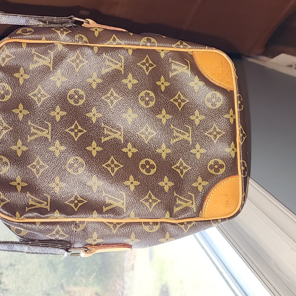 LOUIS VUITTON DANUBE MM MONOGRAM CROSSBODY BAG